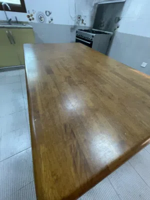 مجانا طاولة سفرة خشب قوي ما شاء الله بدون كراسي الطول 150 سم العرض 110سم