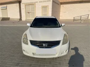 للبيع نيسان التيما 2011