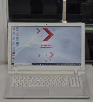 TOSHIBA Satellite L50-C i5 6th 8GB RAM 256GB SSD GeForce 930M