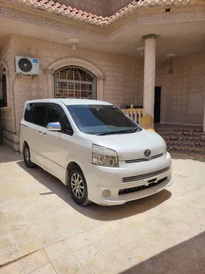 Used Toyota Voxy in Al-Mahrah