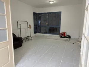 Spacious big hall / Room available in Apartment with dedicated wash room and sharing kitchen.