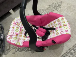 اغراض اطفال بحالة جيدة