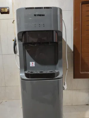 مبرد مياة فريش 3 حنفية مزود بحافظة لون رمادى