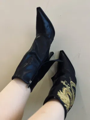 Stunning Black Boots with Gold Heel Detail – Excellent Condition