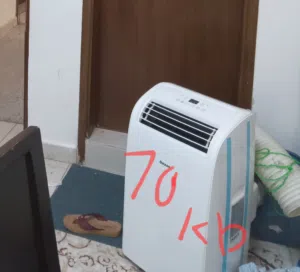 ثلاجتين للبيع 25 قدم بها تهريب غاز و 18 قدم تحتاج غاز