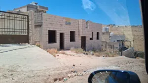210 m2 4 Bedrooms Townhouse for Sale in Zarqa Graiba