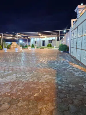 استراحة للبيع في الطلحية شارع الغاز المساحة 1300م