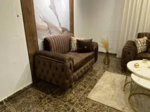 طقم كورنر  ستايل تركي  9مقاعد خشب لاتيه وسويد و قماشة لينون تركي بني  سفنج ضغط عاليه وعليه طبقة بليس