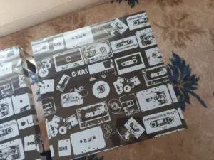 طاوله عدد 2 ايكيا مربعه اصدار خاص شغل يدوي موديل رسمه كلاسيك غير متوفر في الايكيا لون اسود ورسمه ابي