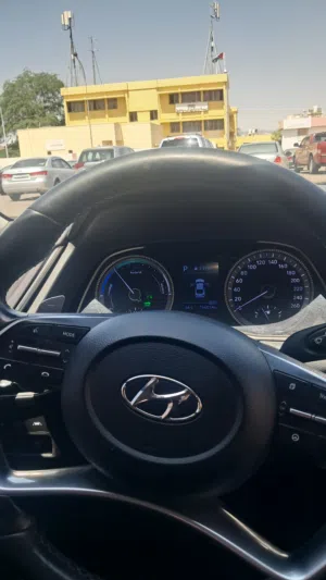 السياره سوناتا 2021 فل كامل ما عدا فتحه