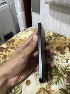 Apple iPhone 15 128 GB in Zarqa