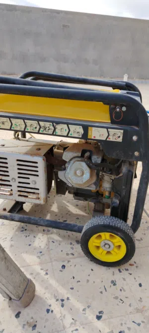 مولد مستعمل نظيف بضمانه