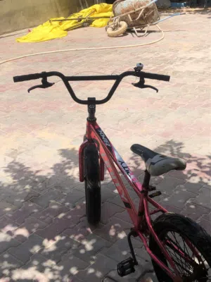 درجة BMX الدرجه جديده كنات مخزنه في الحوش350دينار ملاحظ دينار وليس دولار