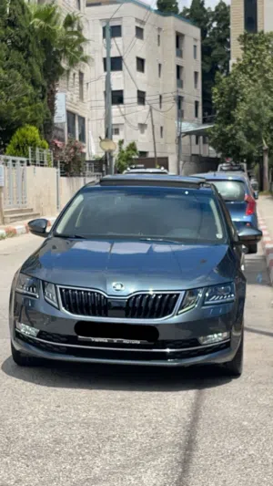 سكودا-اوكتافيا-laurin-and-klement