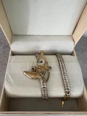 NoorMajan watch