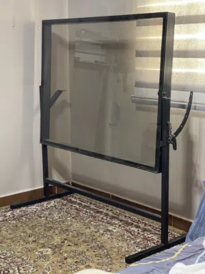 مرسم هندسي زجاجي شفاف لون اسود