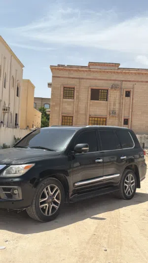 لكزس RX 2010 اس يو في مرخصة بأوتوماتيك وداخلية جلد سوداء مع ميزات متقدمة