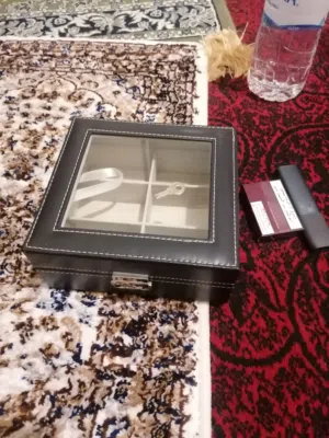 صندوق مجوهرات مع قفل