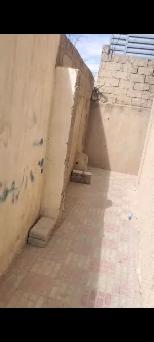 120 m2 2 Bedrooms Townhouse for Rent in Sana'a Bayt Baws