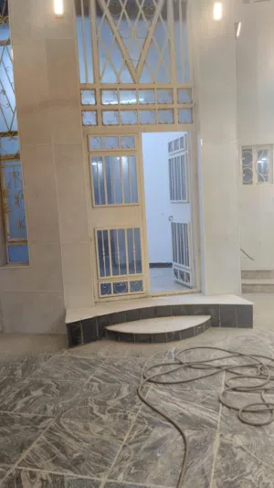 200 m2 More than 6 bedrooms Townhouse for Rent in Basra Baradi'yah