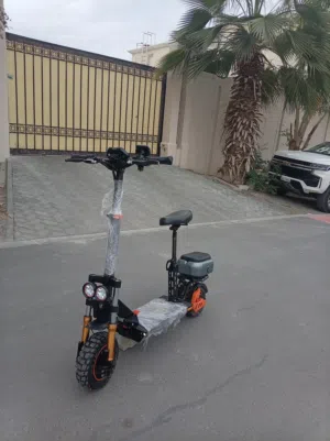 m5 pro very good electric scooter 54V and powerful motor comes with storage box charger and seat