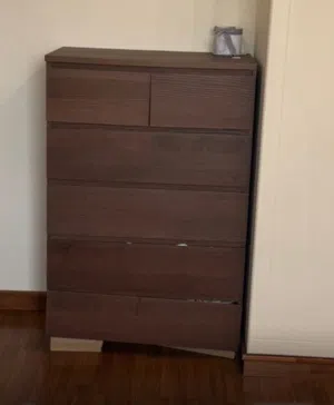 Chest of 6 drawers for sale. Four big drawers and two small drawers.