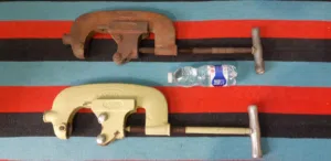 قصاص مواسير أوطوبوات فرنساوي