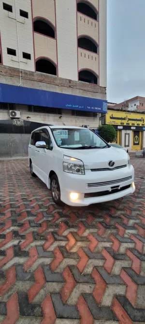 Used Toyota Voxy in Aden