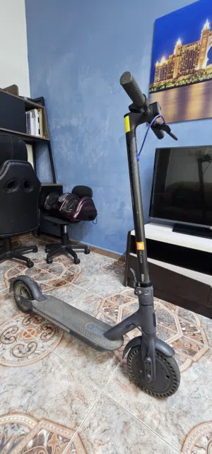 للبيع سكوتر Xiaomi Mi Electric Scooter 3 – مع خوذة