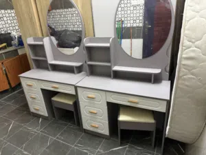 يتوفر كبت و تسريحات فتره بسيطه مستخدم شبه جديد م فيهم اي حاجه ابدا