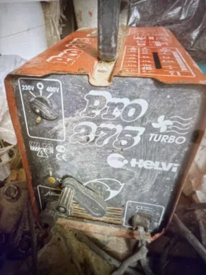 مكينة لحام طليانية