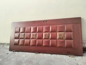 باب خشبي للبيع