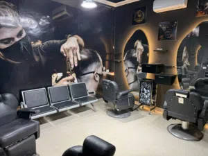 محل حلاقه مجهز 4 كراسي بالكامل للإيجار او بيع عتبه مجهز كامل