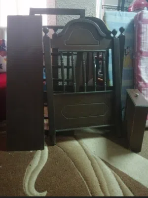 سرير اطفال. بحاله جيده.