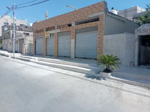 محلات تجارية للايجار في شارع حكما غرب دوار شركة الكهرباء