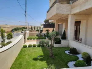 يتوفر لدينا نجيل طبيعي m 5