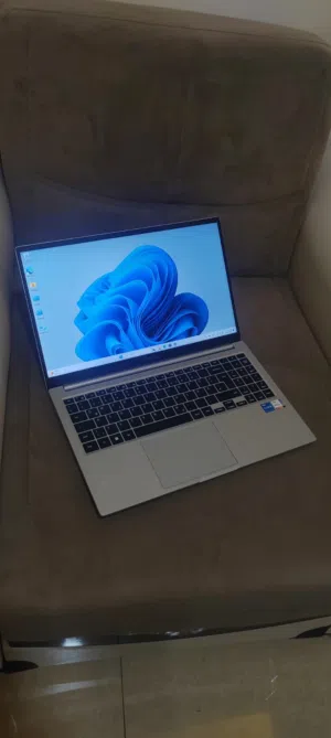 Samsung GalaxyBook 15.6 Core i5 11th - SSD 500