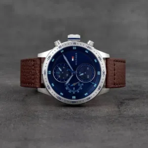 ساعة Tommy جديدة بكرتونتها اصلية