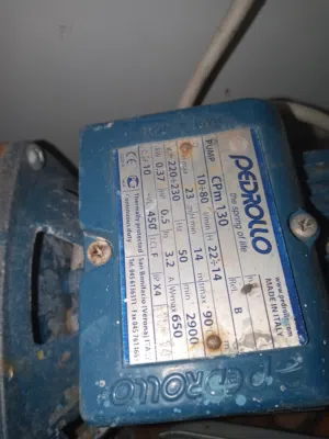 مضخه مع اتوماتيك شبه جديد للبيع