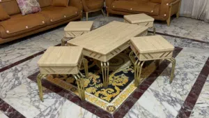 طاولة كبيرة مع 4 طاولات اخرى