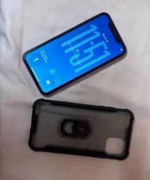 iPhone 11 128 GB 100% battery and Face ID works