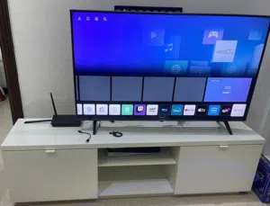 طاولة تلفزيون مستعمله من ايكيا