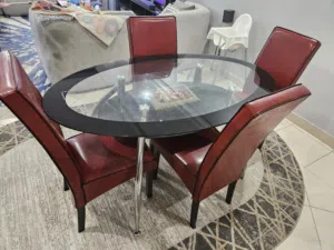 طاولة طعام مع 4 كراسى