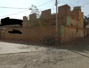 للبيع بيت 5 لبن الا ربع صافي في دارس