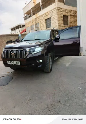 لاند كروزر موديل 2010