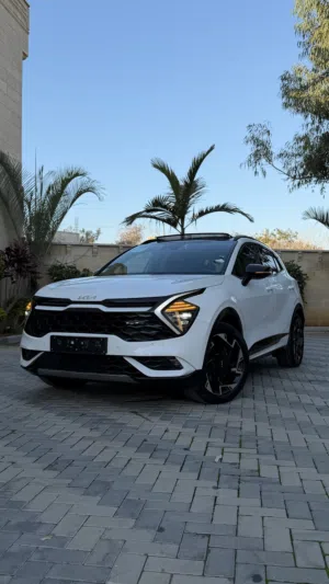 كيا سبورتاج GT Line ترخيص 2022 محرك 1600 هايبرد plug in/يقطع على الشحنه 65 كيلو متر  271 حصان