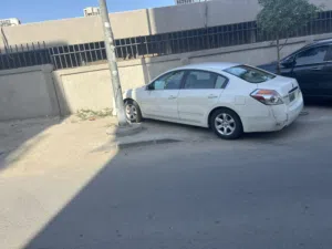 سيارة التيما 2009 للبيع