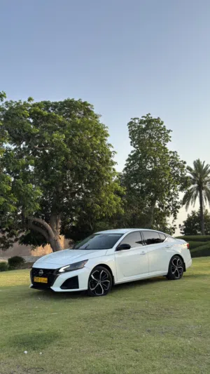 Used Nissan Altima in Al Dhahirah