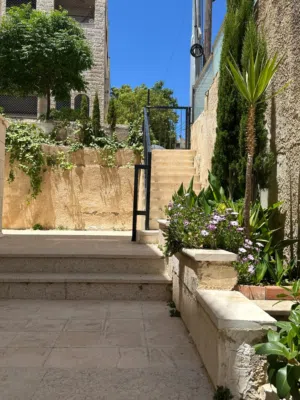 250 m2 3 Bedrooms Villa for Rent in Amman Daheit Al Rasheed
