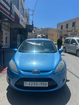 فورد فيستا 2013 فحص كرتونة  مرخصة مامنة شامل  سيارة قطارة بنزين  شغل وامشي  موجودة بيت لحم بيت ساحور